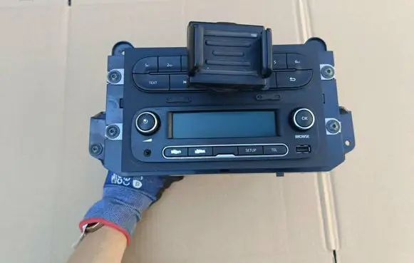 Renault Twingo III Radio/CD/DVD/GPS head unit 281156611R