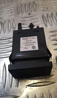 Volkswagen PASSAT B5.5 Windscreen/window heater switch 3b0959621c