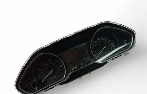 Peugeot 208 Speedometer (instrument cluster) 9822621180