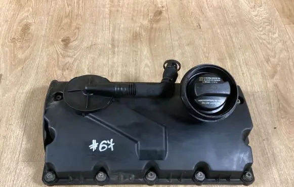 Volkswagen PASSAT B6 Rocker cam cover 038103475N