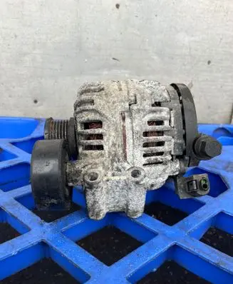 BMW 1 E81 E87 Generator/alternator 0124325116 7532968 7532964