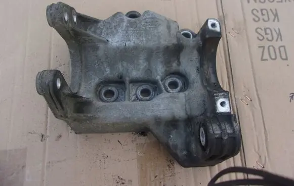 Land Rover Freelander 2 - LR2 Engine mounting bracket 6G9N4H473CC