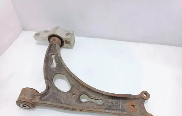 Skoda Octavia Mk2 (1Z) Front lower control arm/wishbone 1K0407153N