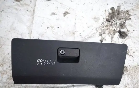 Honda CR-V Glove box 775500SWAG010M1