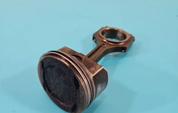 Piston