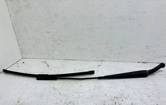 Volvo V70 Front wiper blade arm 30655615