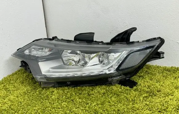 Mitsubishi Outlander Headlight/headlamp 8301c8-83