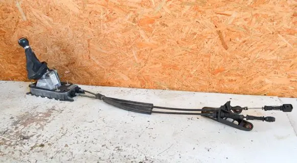 Volkswagen Touran I Gear shifter/selector 1T0711049BD 1K0711061B