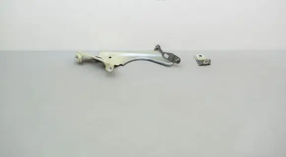 Skoda Fabia Mk4 (6VA) Fender mounting bracket 6VA821227 6VA321431
