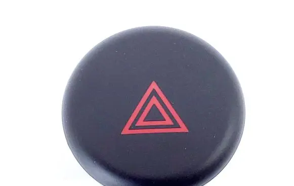 Nissan Juke I F15 Hazard light switch S31471