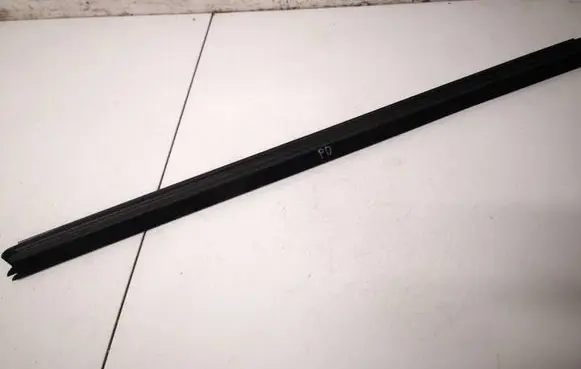 Mazda CX-5 II Front door glass trim molding