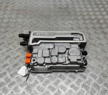 Voltage converter inverter