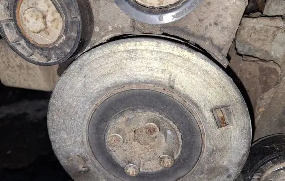 Opel Astra H Crankshaft pulley