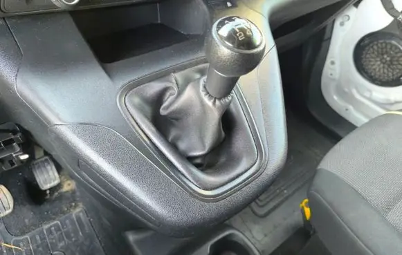 Opel Combo E Gear shifter/selector