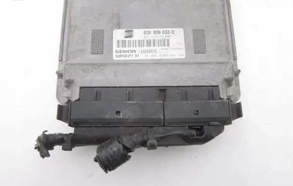 Skoda Fabia Mk2 (5J) Engine control unit/module 5WP4012104 03E906033D