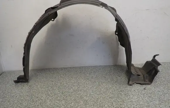 Nissan Almera N16 Front arch 