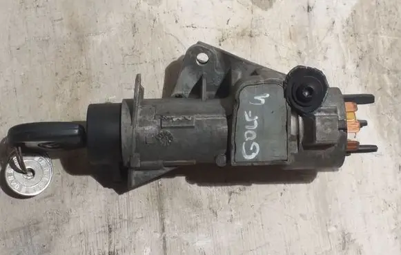 Volkswagen Golf IV Ignition lock 4B0905851C