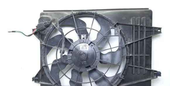 KIA Carens III Radiator cooling fan shroud