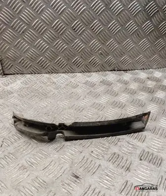 Front bumper mounting bracket