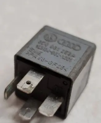 Audi A4 S4 B6 8E 8H Other relay 8D0951253A V23134B52X301 PA66GF25