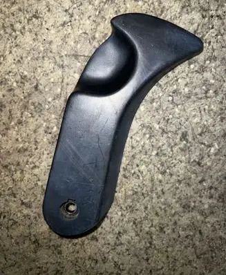 Engine bonnet (hood) release handle