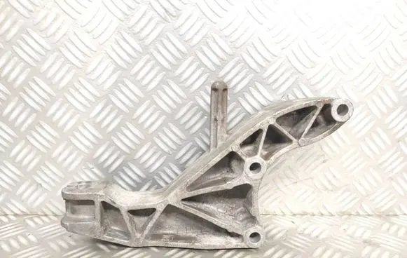 Opel Meriva B Engine mounting bracket 13125634 2581