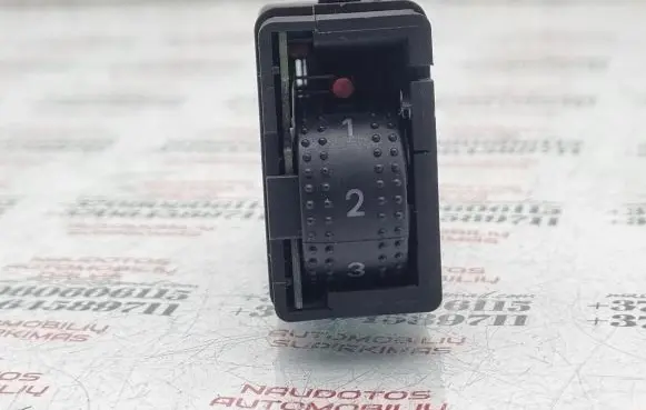 Volkswagen PASSAT B5 Seat heating switch 3B0963564A