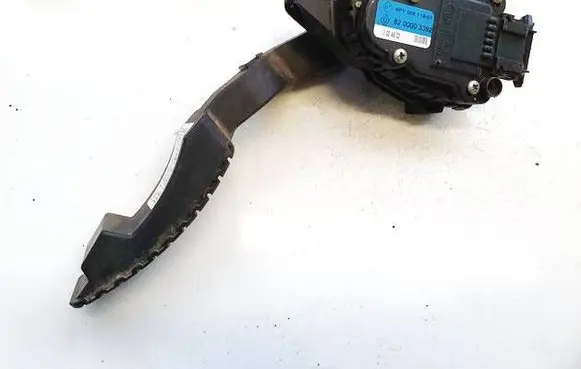 Renault Laguna II Accelerator throttle pedal 8200003392 6pv008119-01