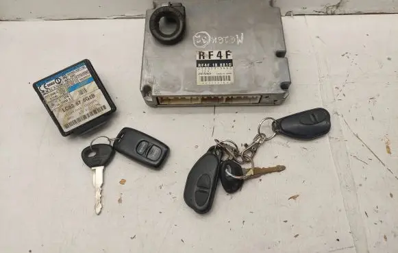 Engine ECU kit and lock set
