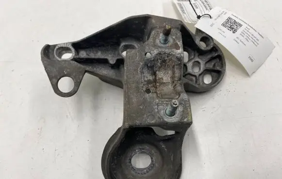 Audi A6 S6 C5 4B Engine mounting bracket 8E0199352D