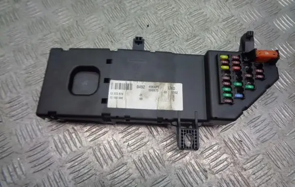 Opel Vectra C High voltage junction box 13223678