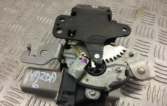 Mazda 6 Loading door lock 