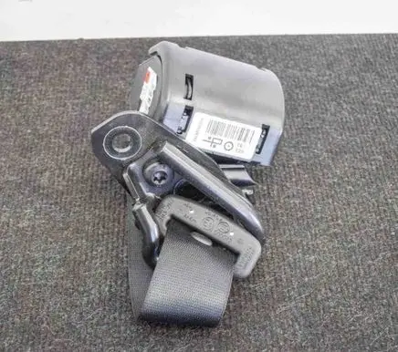 BMW 2 F22 F23 Rear seatbelt 7293267