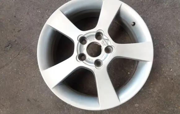 R16 alloy rim