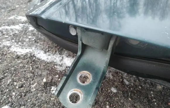 Toyota Avensis T220 Front door upper hinge