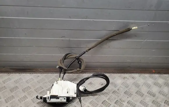 Chrysler Pacifica Front door lock P04589916AE 04589916AE