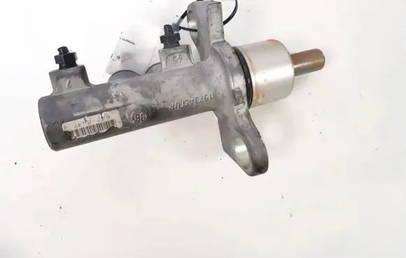 Audi A4 S4 B5 8D Master brake cylinder 8d0612105g