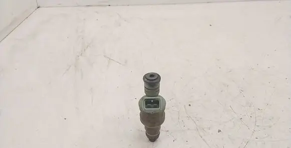 BMW 5 E39 Fuel injector 0280150415