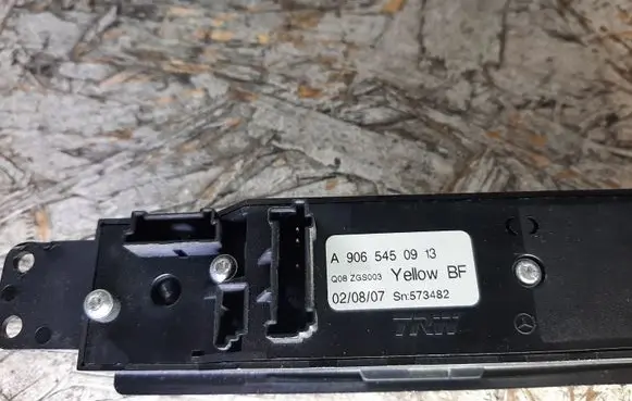 Mercedes-Benz Sprinter W906 Electric window control switch A9065450913 573482