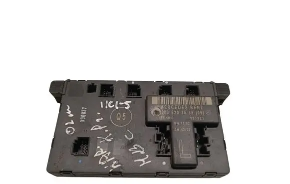Mercedes-Benz C W203 Door control unit/module 2038201585 351321