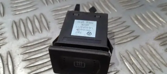 Volkswagen Golf IV Windscreen/window heater switch 1J0959621C