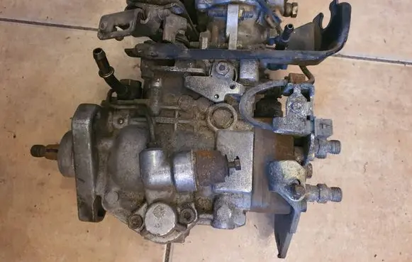 Audi 80 90 S2 B4 Fuel injection high pressure pump 028130109C 364401