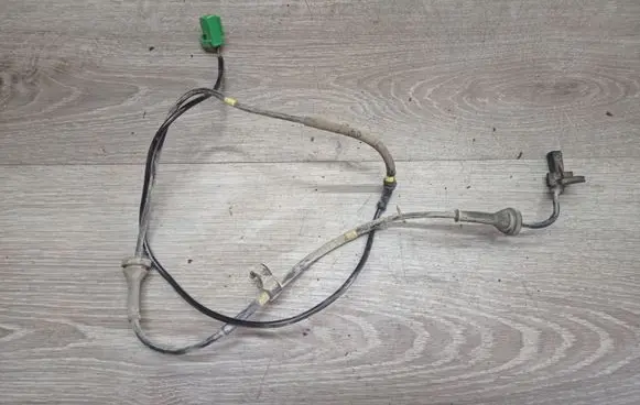 Volvo XC70 ABS rear brake sensor 3524257 10071160383