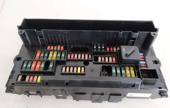 BMW 5 F10 F11 Fuse box set 921086101 117033442D