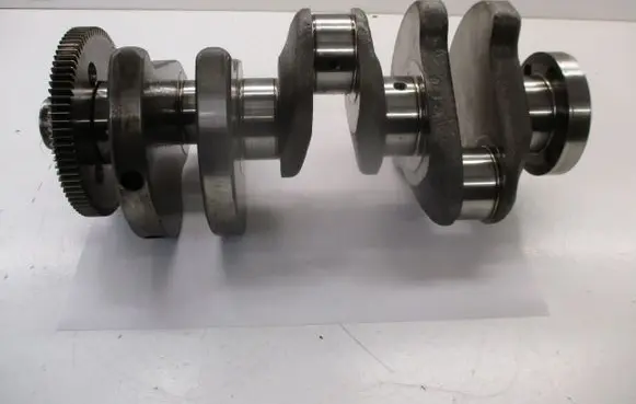 Volkswagen Polo V 6R Crankshaft 04B101E CUS
