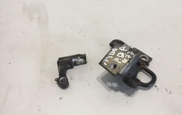Audi A4 S4 B6 8E 8H Front door lower hinge 8E0831412B