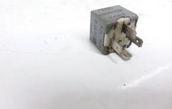 Audi A6 S6 C4 4A Other relay 443951253K