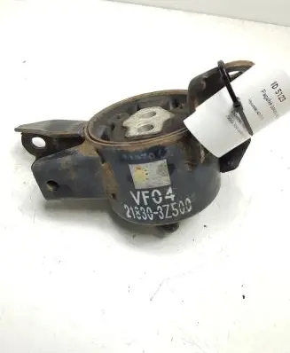 Hyundai i40 Gearbox mount 218303Z500
