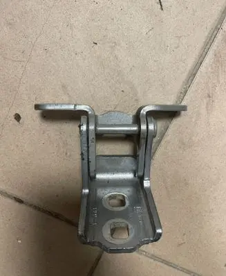 Opel Insignia A Rear door lower hinge A046574