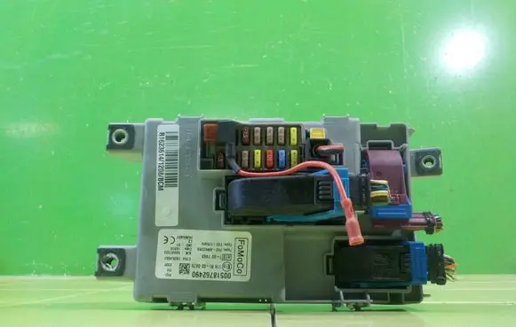 Ford Ka Fuse box set AM433RX BEZPIECZNIKOW